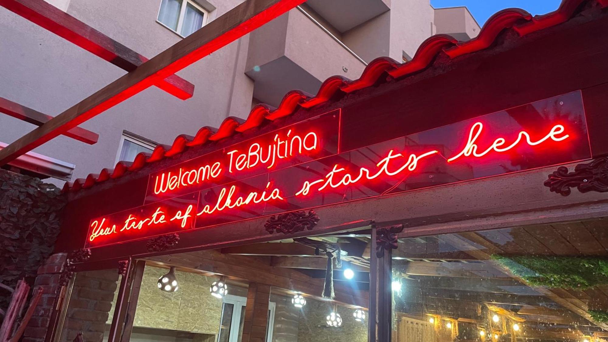 Te Bujtina Hotel- Cozy Stay With Traditional Breakfast Near Beach Golem  Eksteriør bilde