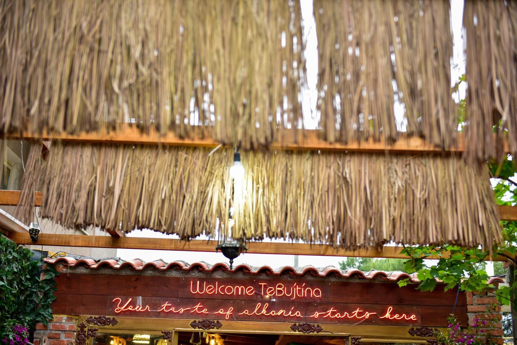 Te Bujtina Hotel- Cozy Stay With Traditional Breakfast Near Beach Golem  Eksteriør bilde
