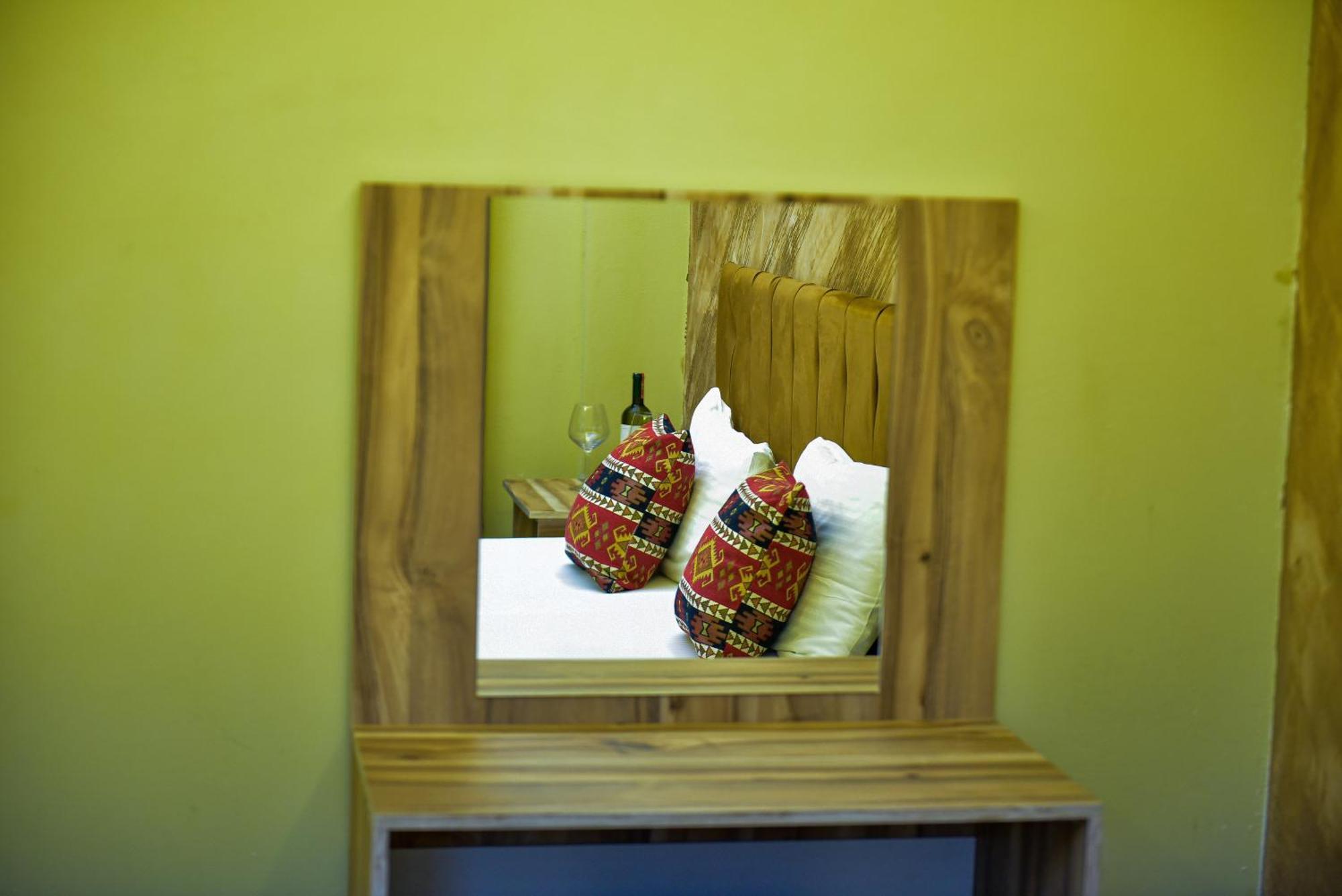 Te Bujtina Hotel- Cozy Stay With Traditional Breakfast Near Beach Golem  Eksteriør bilde