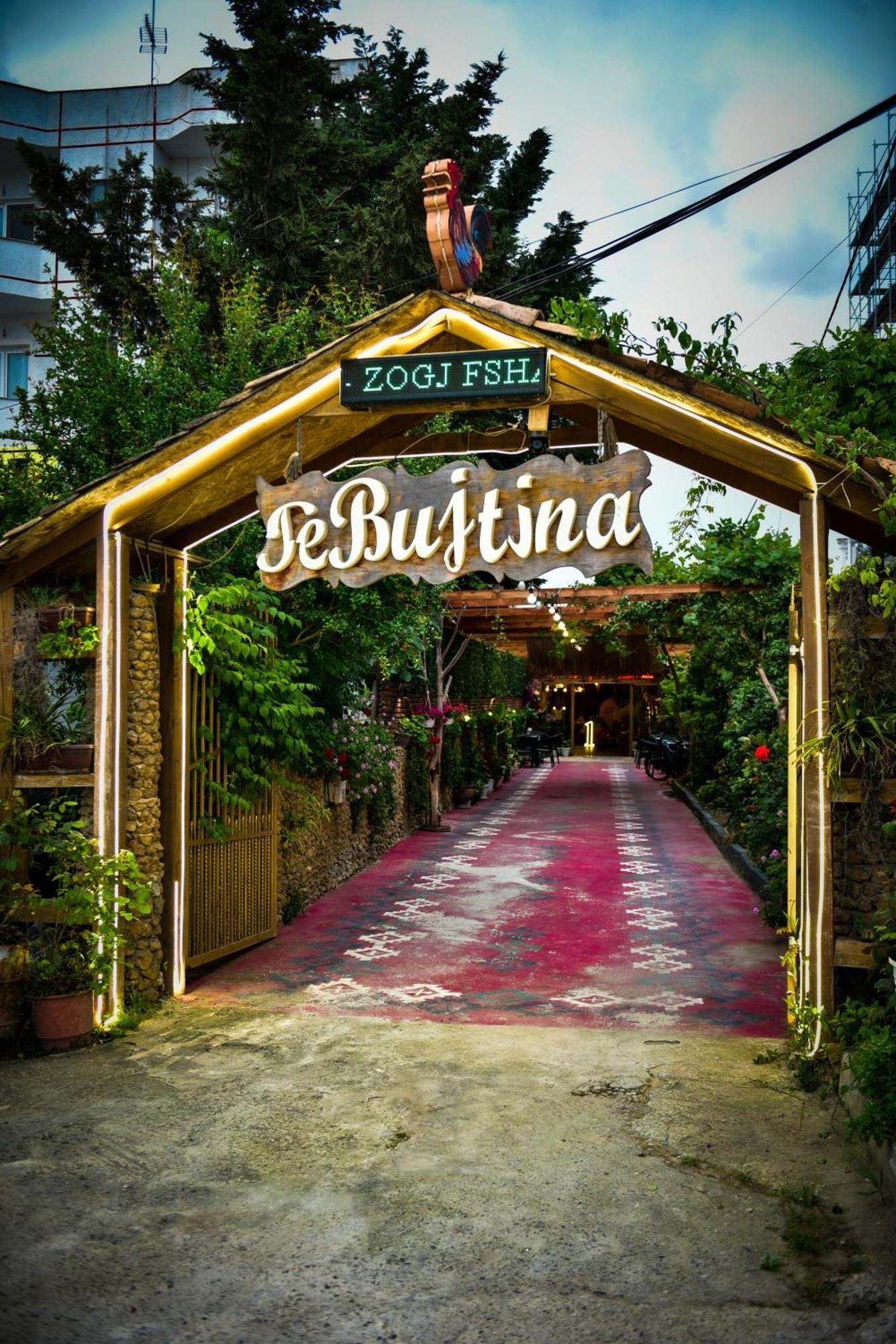 Te Bujtina Hotel- Cozy Stay With Traditional Breakfast Near Beach Golem  Eksteriør bilde